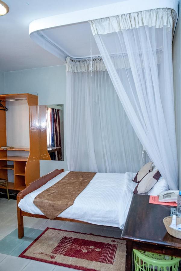 Jupiter Guest House - Parklands Nairobi Buitenkant foto