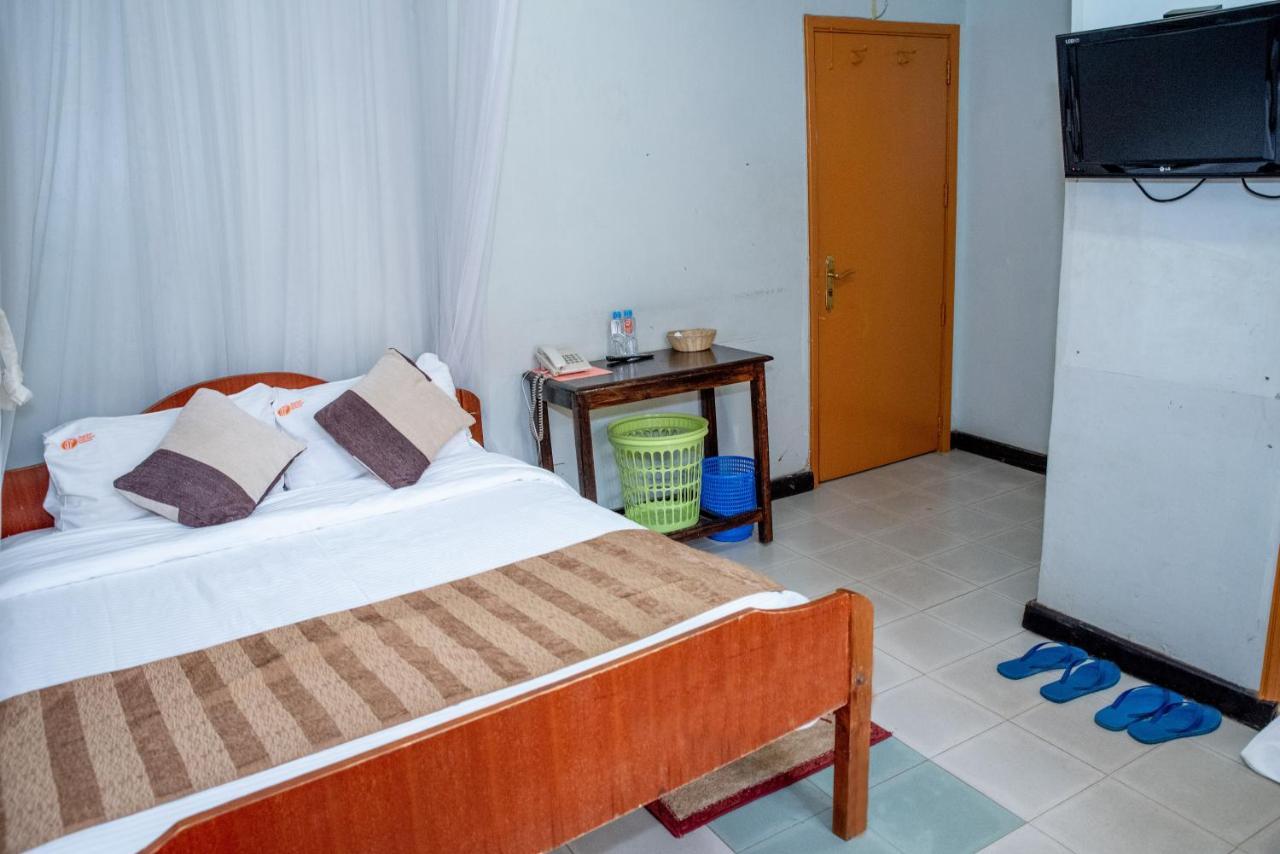 Jupiter Guest House - Parklands Nairobi Buitenkant foto