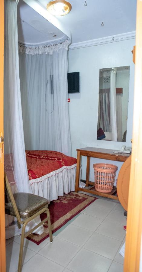Jupiter Guest House - Parklands Nairobi Buitenkant foto