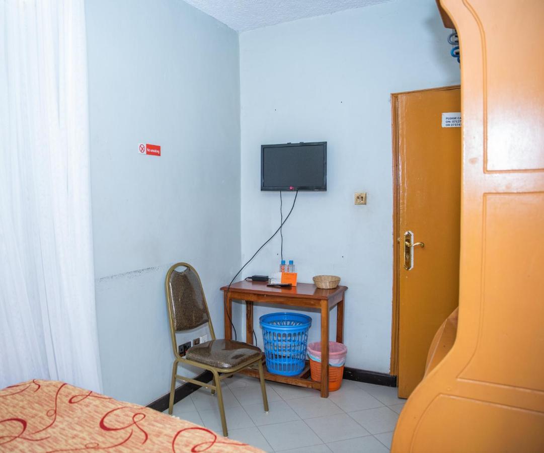 Jupiter Guest House - Parklands Nairobi Buitenkant foto