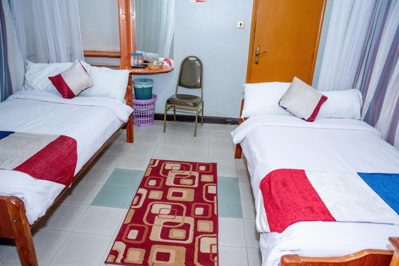 Jupiter Guest House - Parklands Nairobi Buitenkant foto