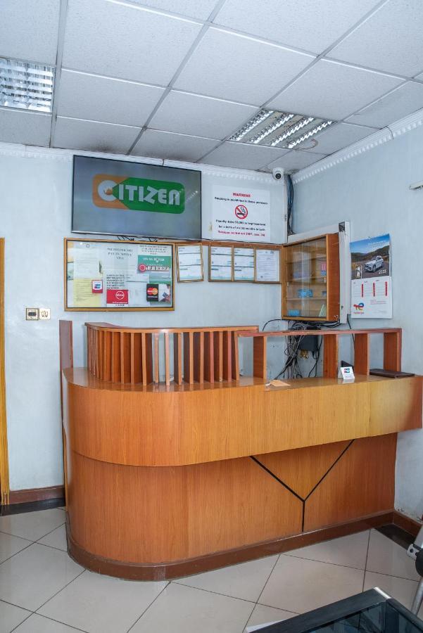 Jupiter Guest House - Parklands Nairobi Buitenkant foto
