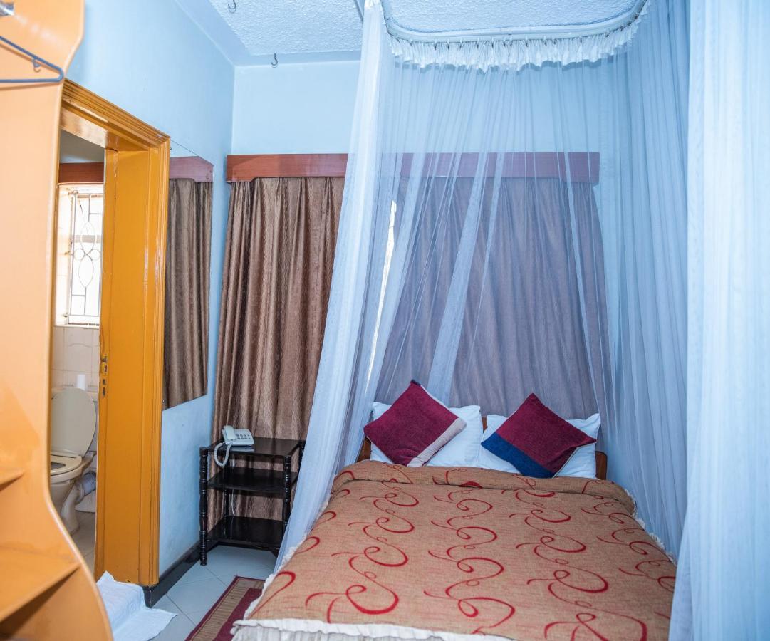 Jupiter Guest House - Parklands Nairobi Buitenkant foto